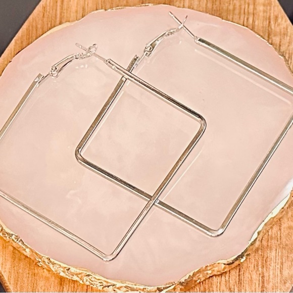 MINIMALIST square “hoop” earrings gold and silver color - Picture 5 of 11